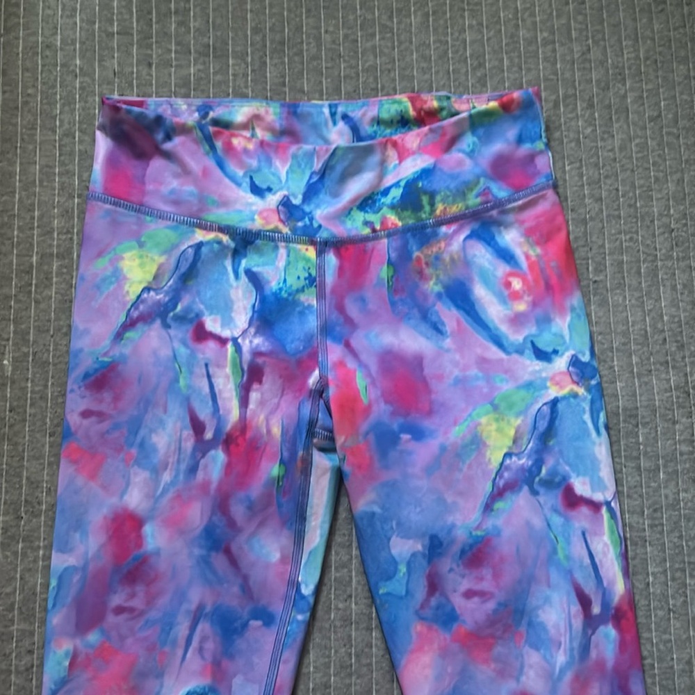 Aeropostale Live Love Dream small multicolored leggings.